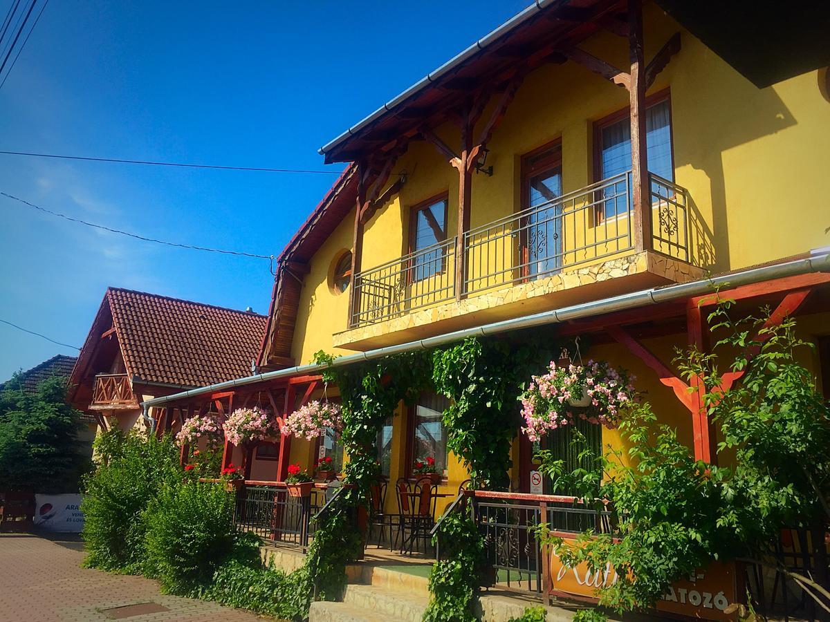 Villa Negra Motel Berzence Экстерьер фото